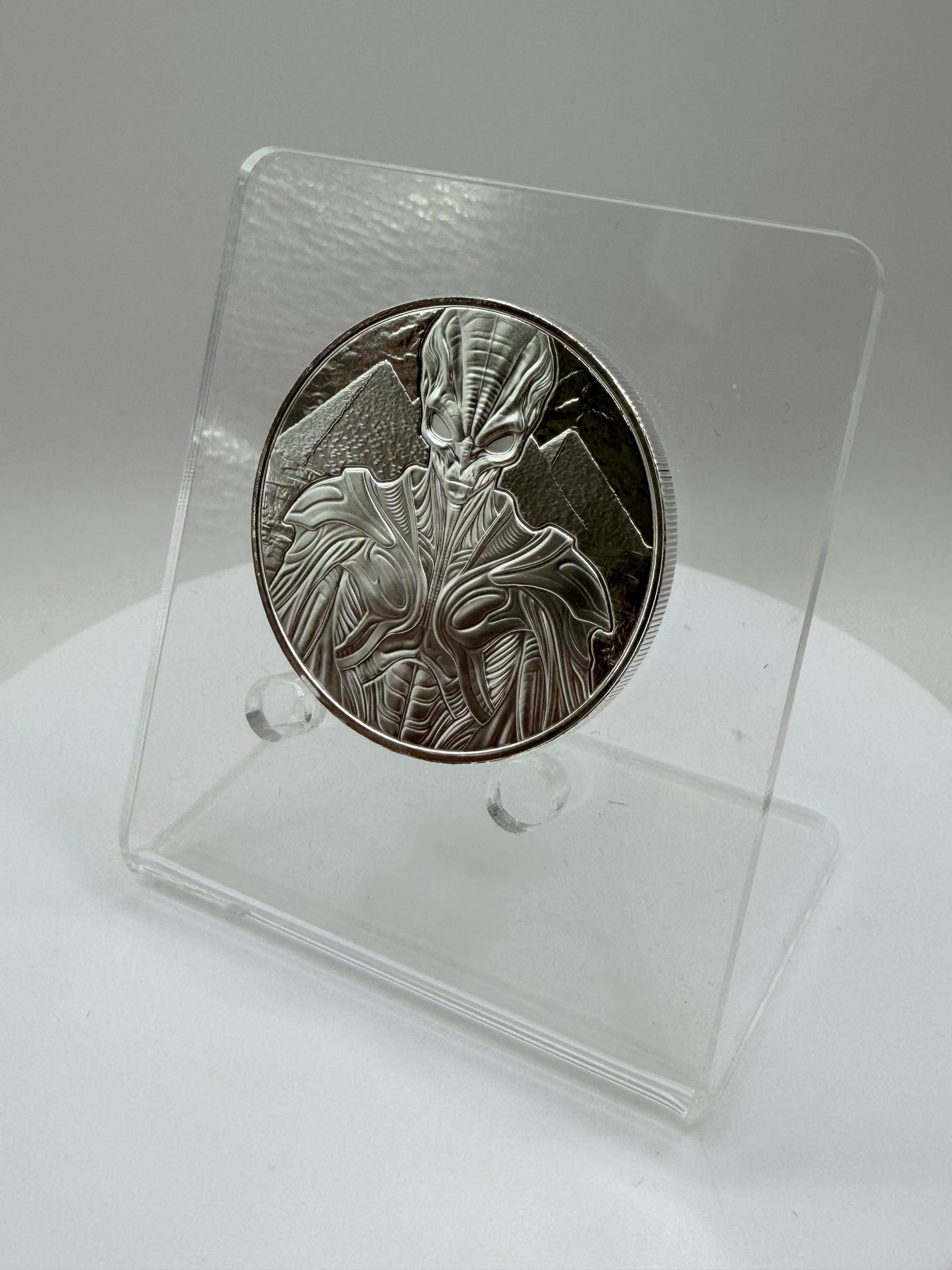 1 oz .999 fine silver Alien Architect collectible round